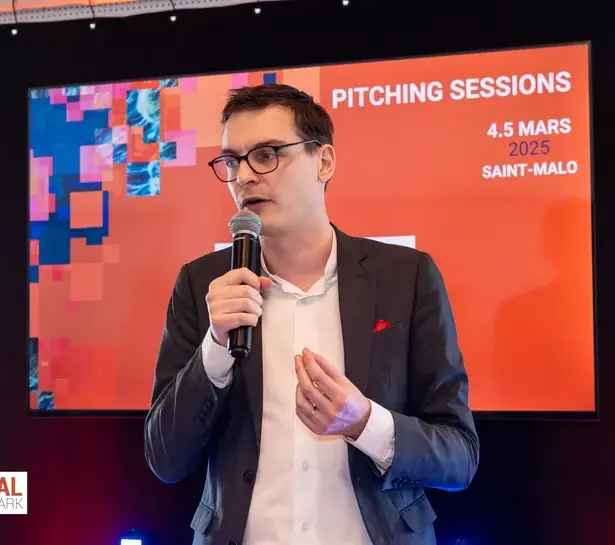 Antoine Pezé en conférence